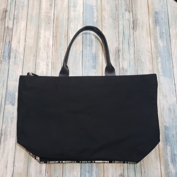 Victoria's Secret  Tote and Mini. - Picture 3 of 16